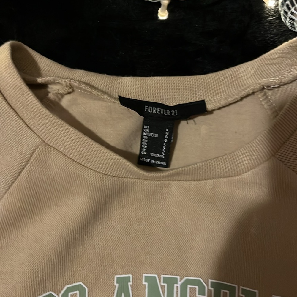 Short Sleeve Crew Neck Crop Top - Picture 7 of 8
